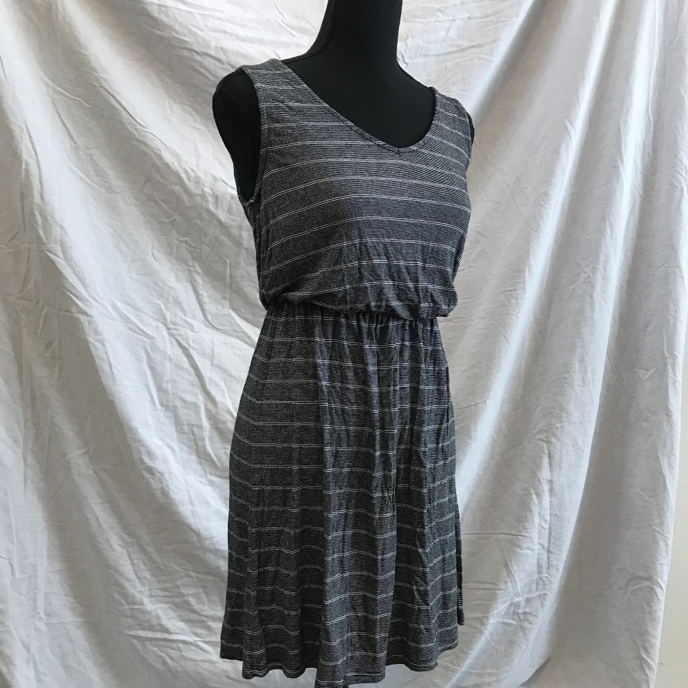XS Merona Jersey Knit Gray & White Striped Dress